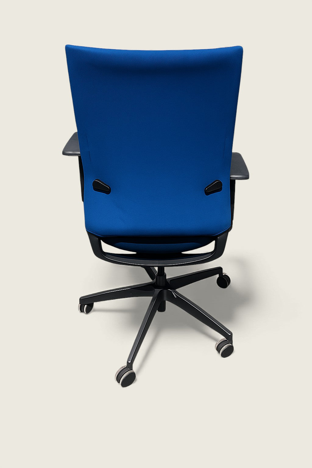 Sedus: Quarterback Task Chair in Blue Fabric - Refurbished