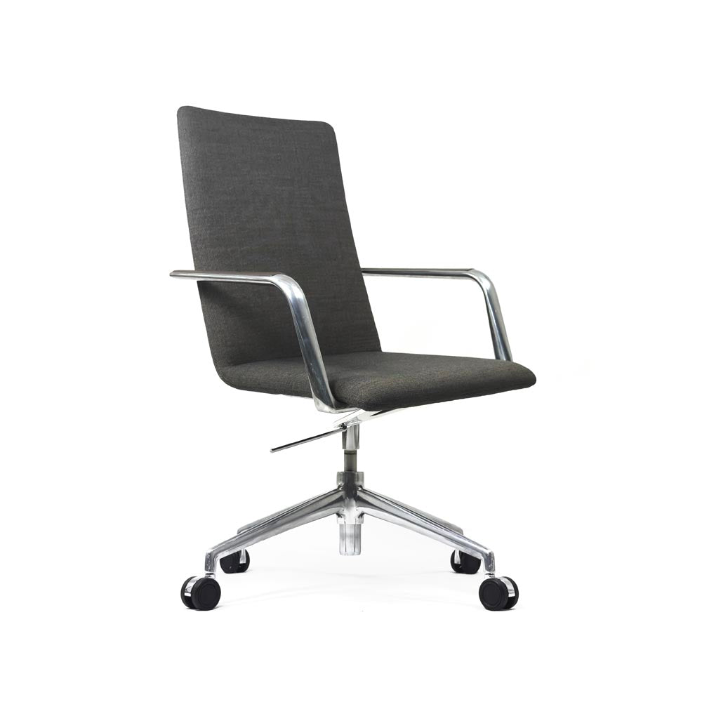 <tc>Brunner</tc>: Chaise de réunion Finasoft à dossier moyen en cuir gris - Reconditionnée