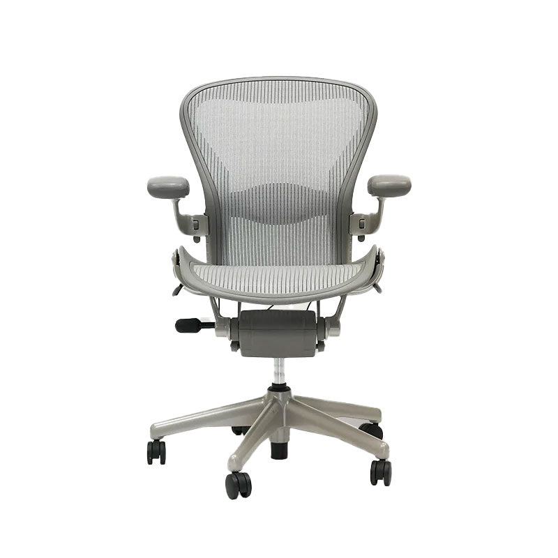 Herman Miller : Aeron taille B argent inclinable - Remis à neuf
