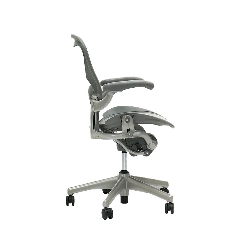 Herman Miller : Aeron taille B argent inclinable - Remis à neuf