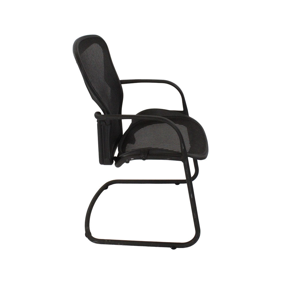 Herman Miller: Aeron Cantilever Visitor Chair in Graphite - Refurbished