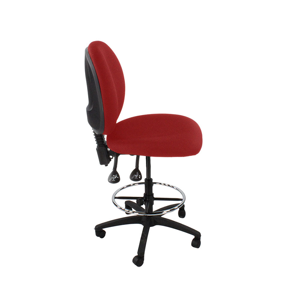 TOC : Chaise de dessinateur Scoop sans accoudoirs en tissu rouge - Remis à neuf
