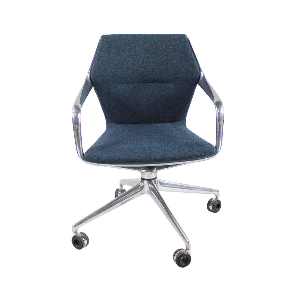 Brunner : Chaise pivotante Ray 9232 en tissu bleu - Remis à neuf