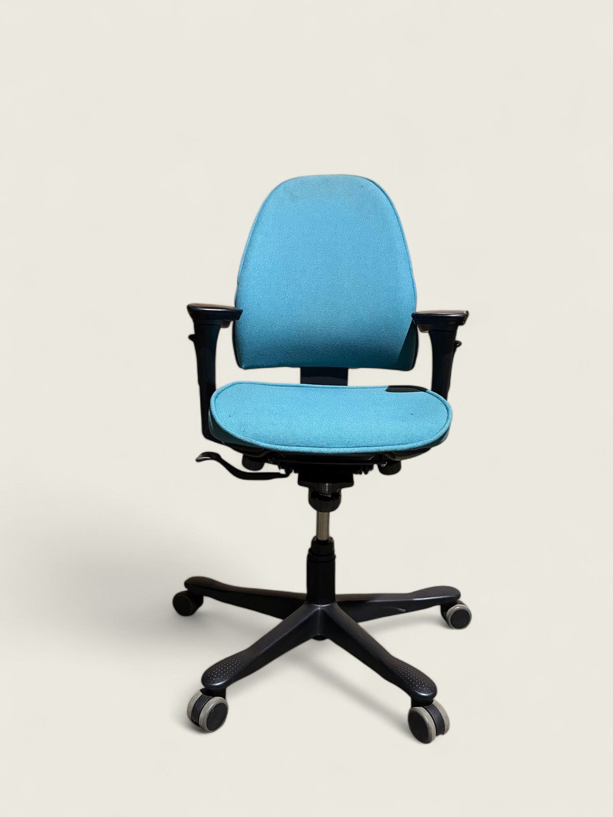 <tc>Kinnarps</tc>: Chaise de secrétariat - Rénovée