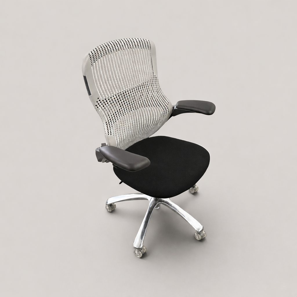 <tc>Knoll</tc>: Generation - Chaise de bureau noire - Remis à neuf