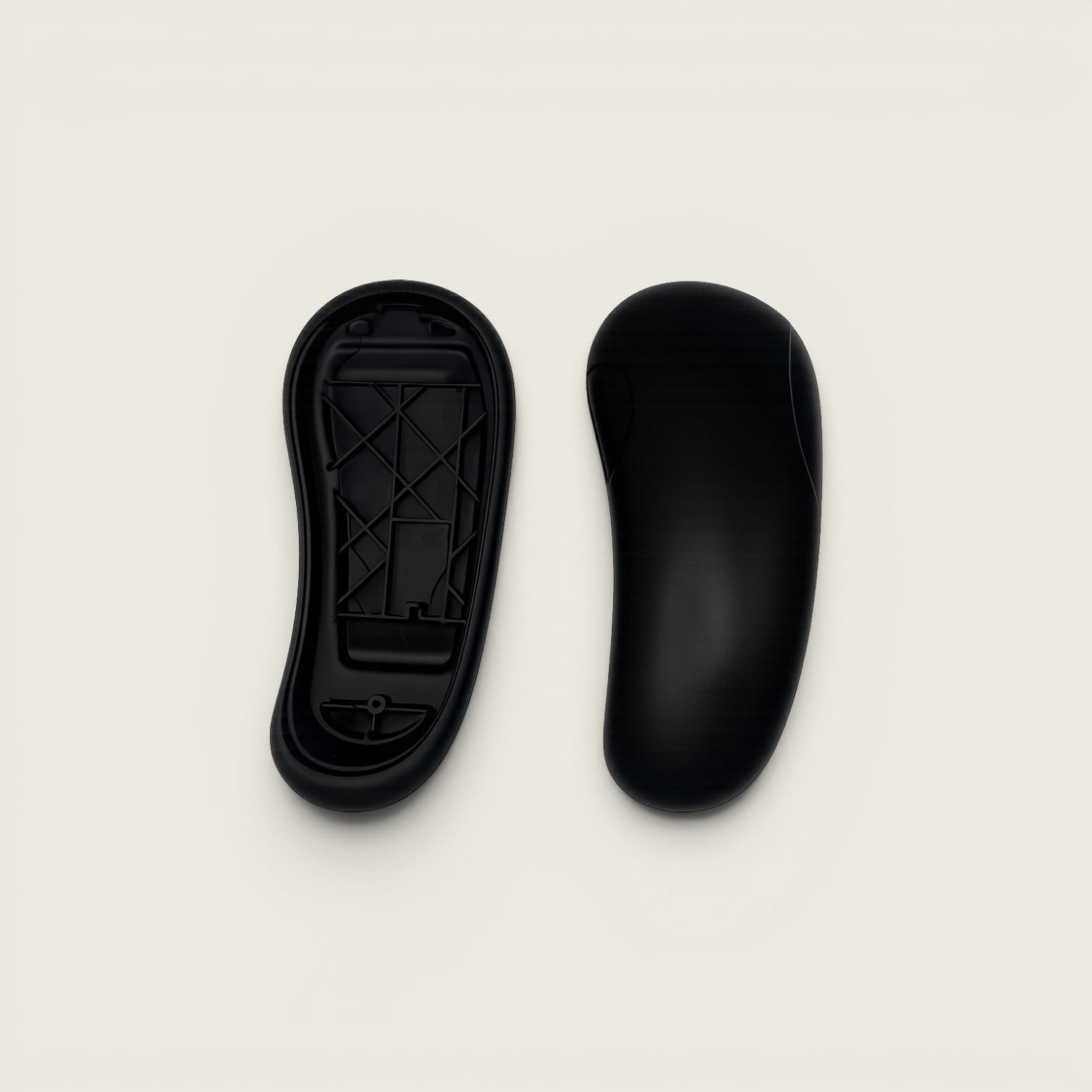 <tc>Herman Miller</tc>: <tc>Mirra</tc> 1 paire de capuchons de rechange noirs pour bras - Lot de 20 paires