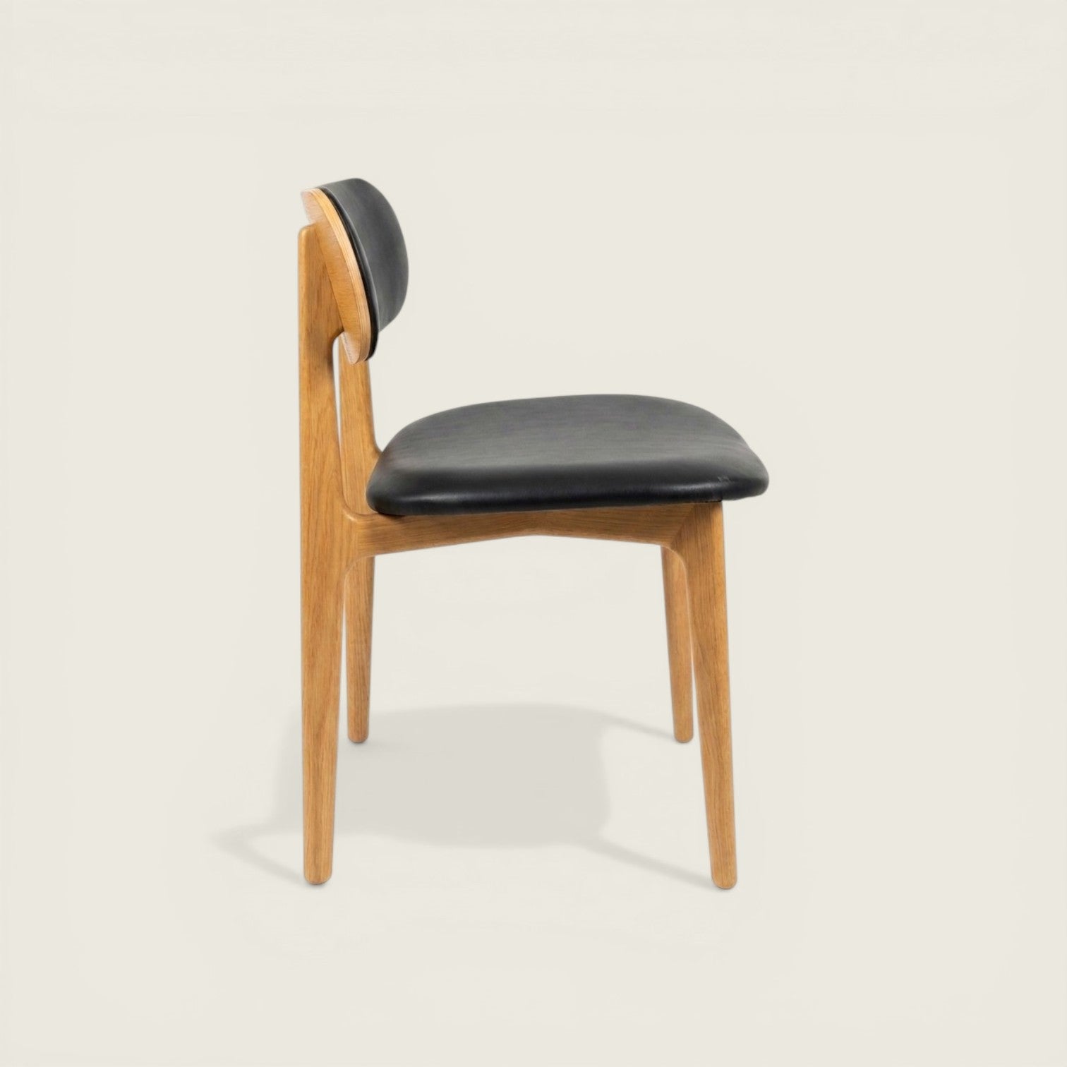 Modus : Visiteurs/Chaise d'appoint en cuir - Remis à neuf