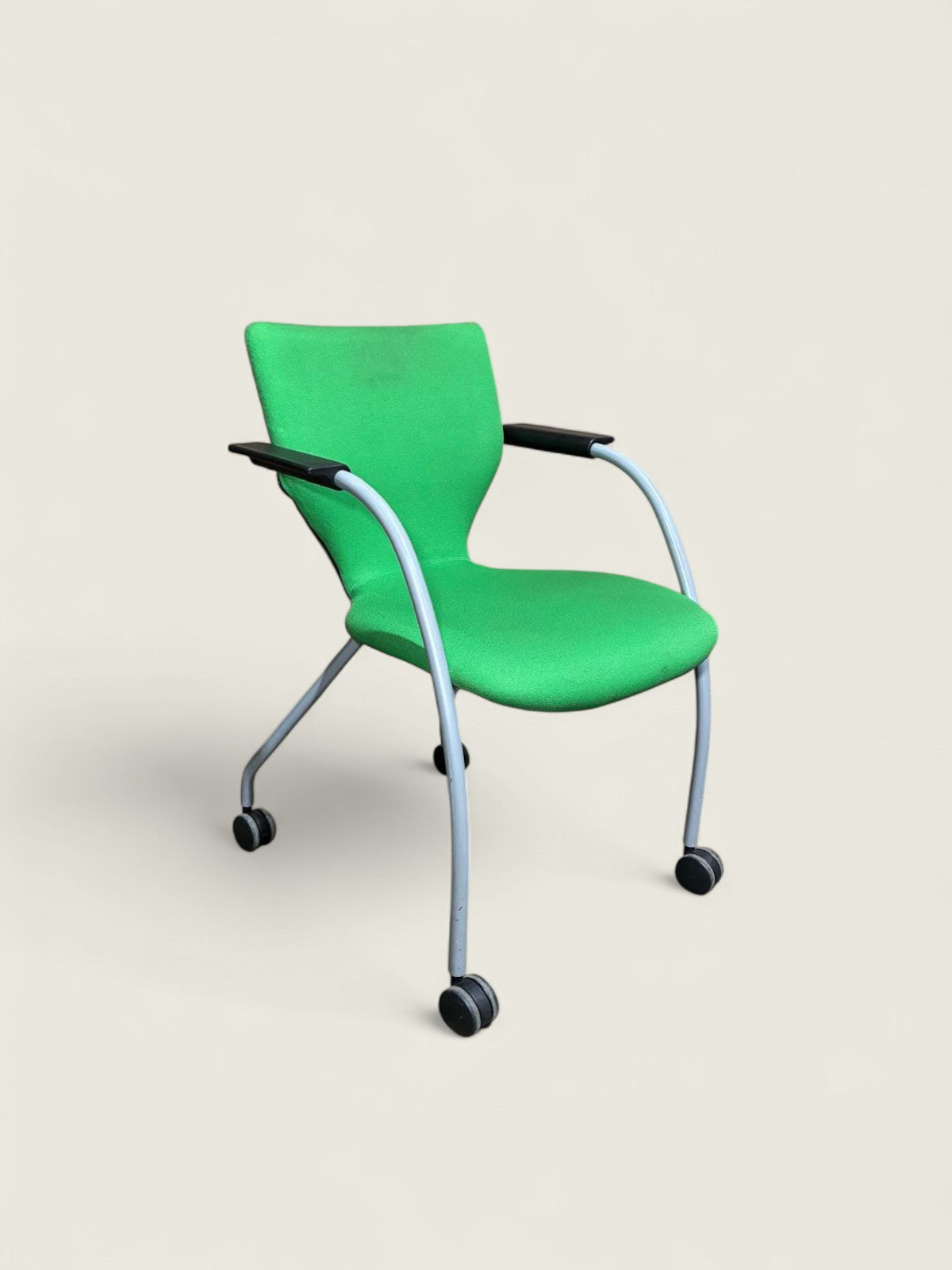 Orangebox : Chaise d'appoint visiteurs verte à roulettes - Reconditionnée
