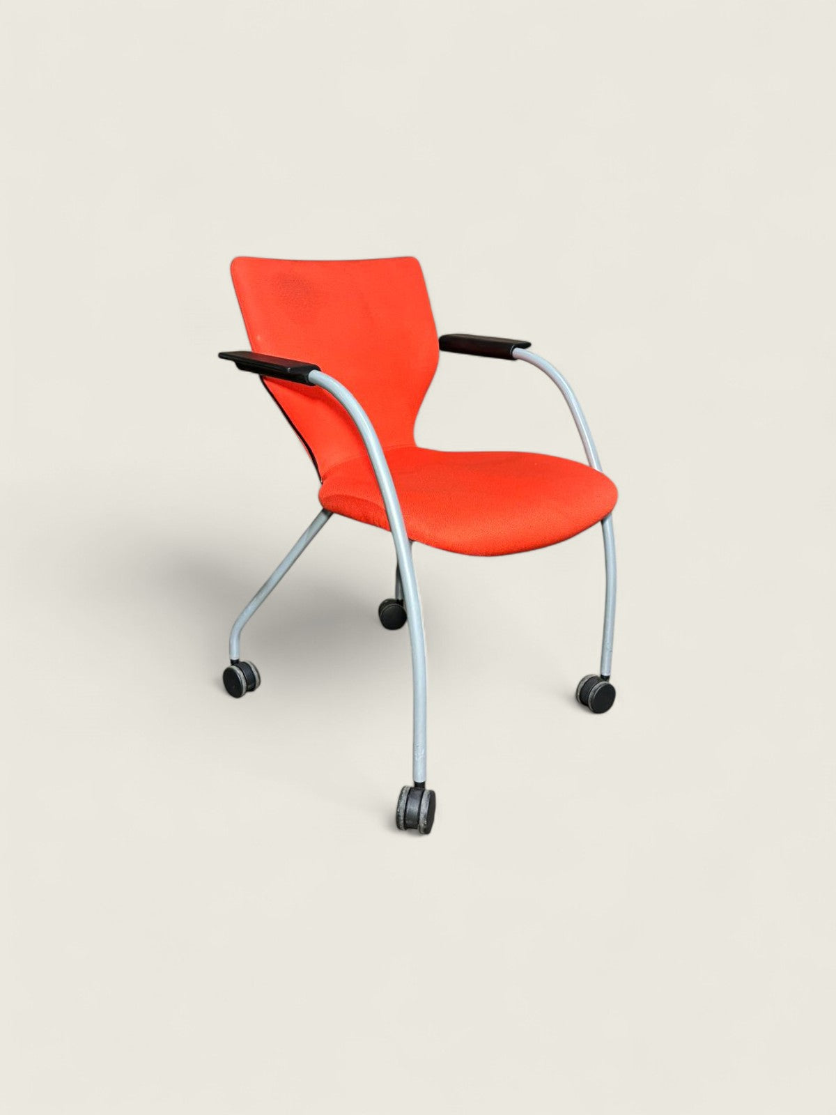Orangebox : Chaise d'appoint visiteurs orange à roulettes - Reconditionné