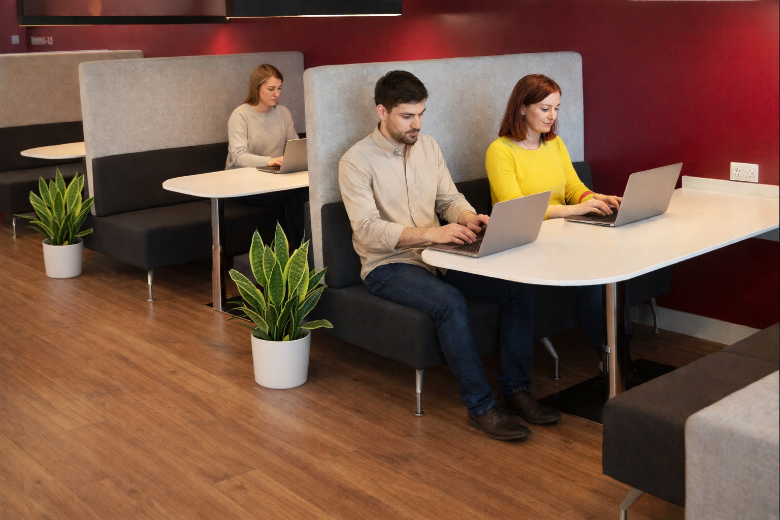 Orangebox : Cabine à dossier haut noire et verte Away From The Desk (AFTD) - Remis à neuf