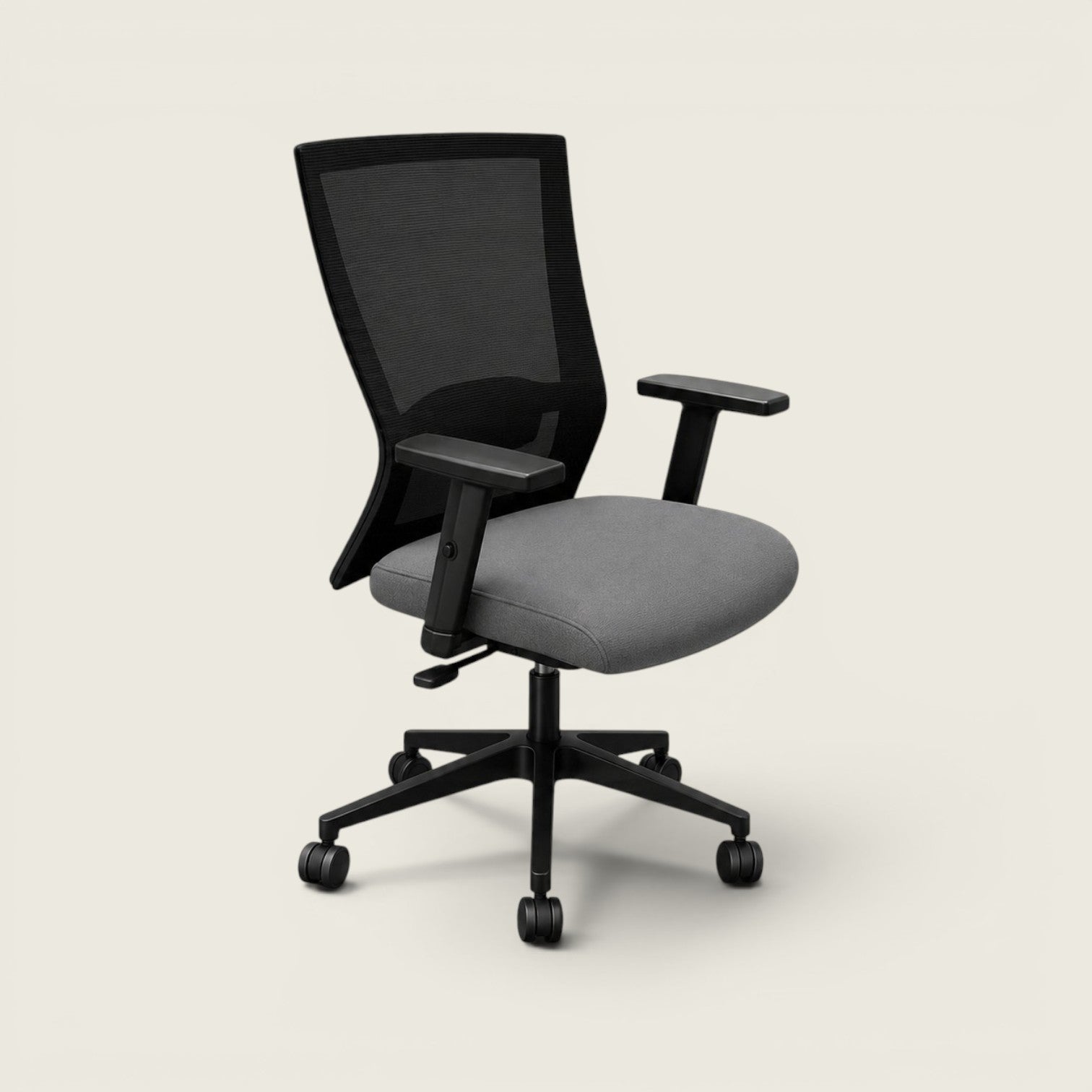 Chaise Saxen Don't Task en tissu noir - Reconditionnée
