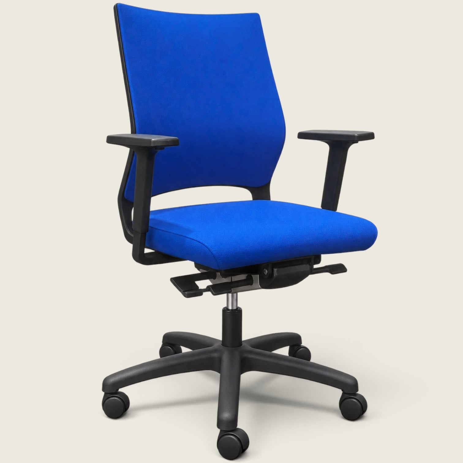Sedus: Quarterback Task Chair in Blue Fabric with a Blue Fabric Back - Refurbished