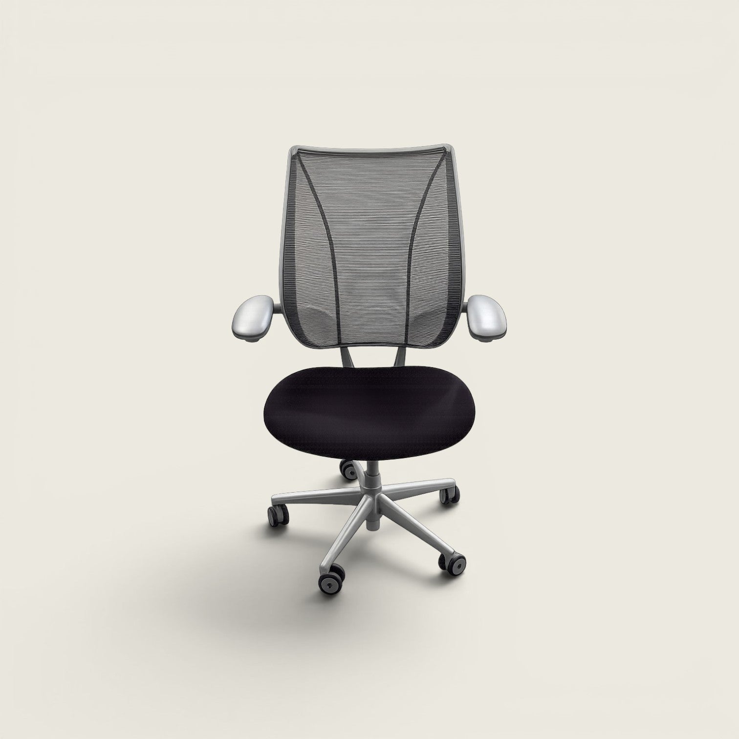 <tc>Humanscale</tc>: <tc>Liberty</tc> Chaise de bureau en tissu noir - Remis à neuf