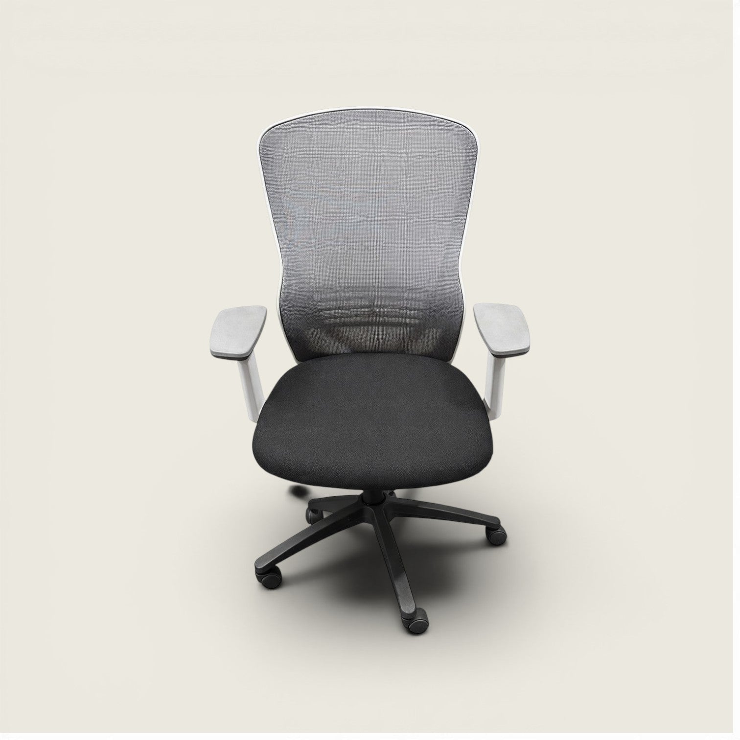 <tc>Senator</tc>Chaise de bureau Ousby noire - Remis à neuf