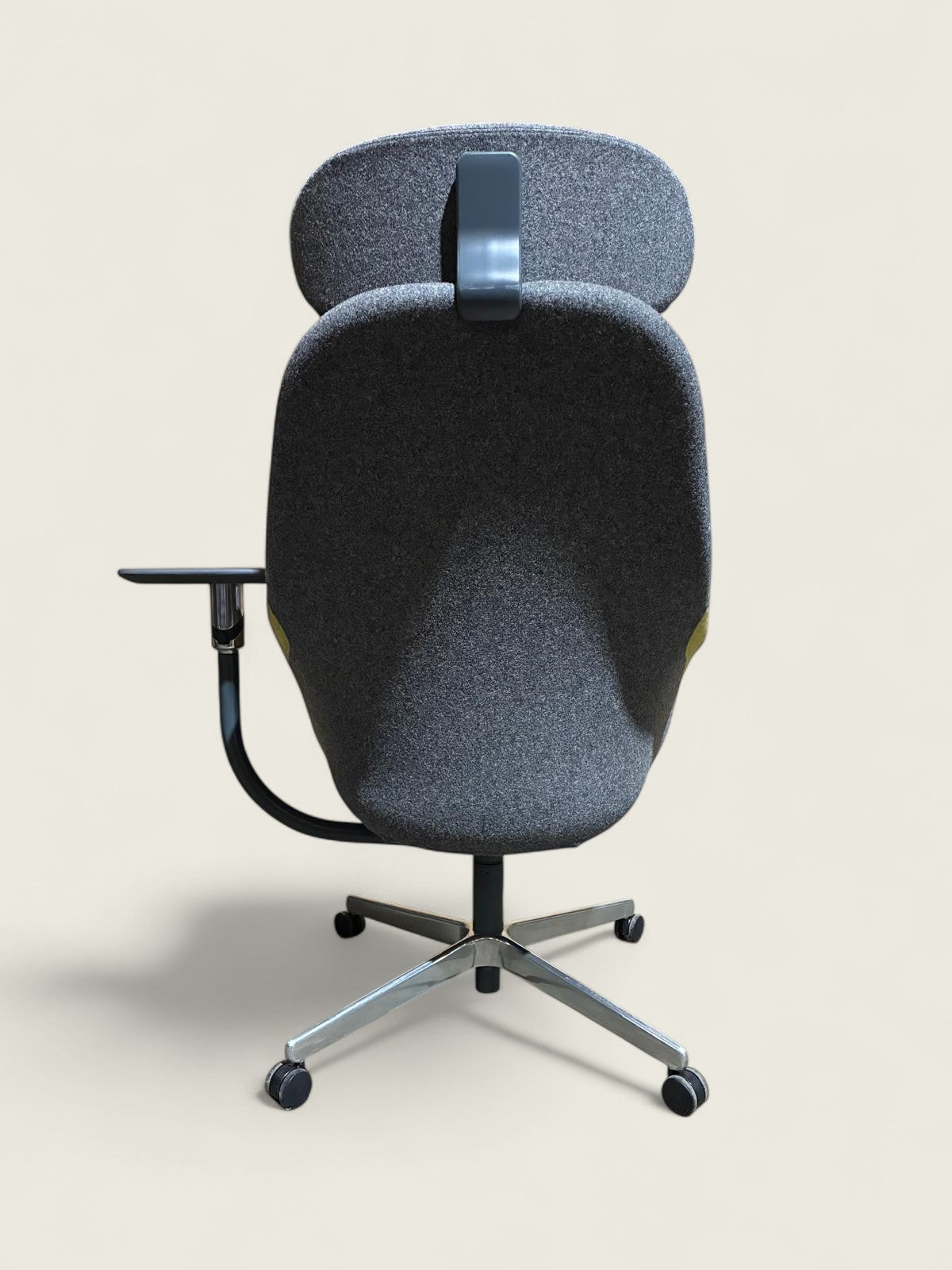 <tc>Senator</tc>: Chaise de travail avec tablette d'écriture - Reconditionnée