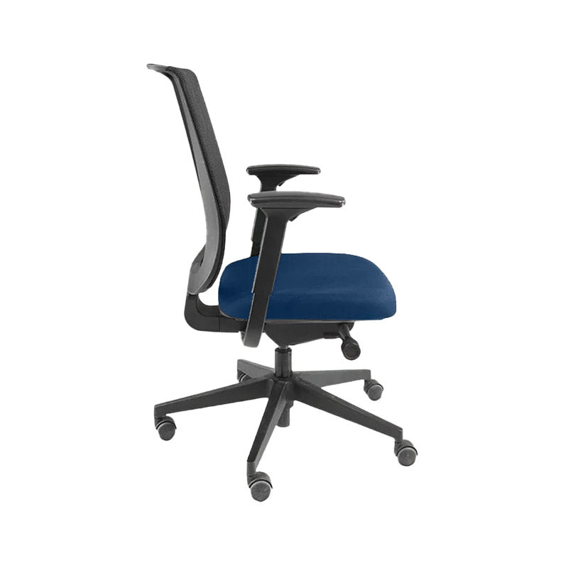Steelcase : Chaise de bureau Reply avec dossier en maille en tissu bleu - Reconditionnée