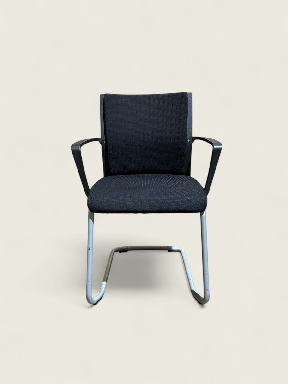 <tc>Steelcase</tc>: Fauteuil visiteur - Remis à neuf