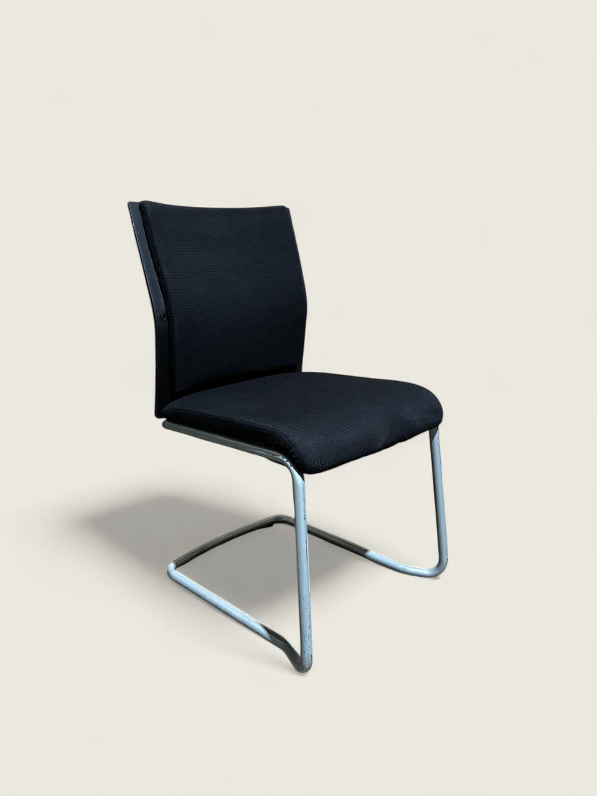 <tc>Steelcase</tc>: Chaise d'appoint pour visiteurs - Sans accoudoirs - Rénovée
