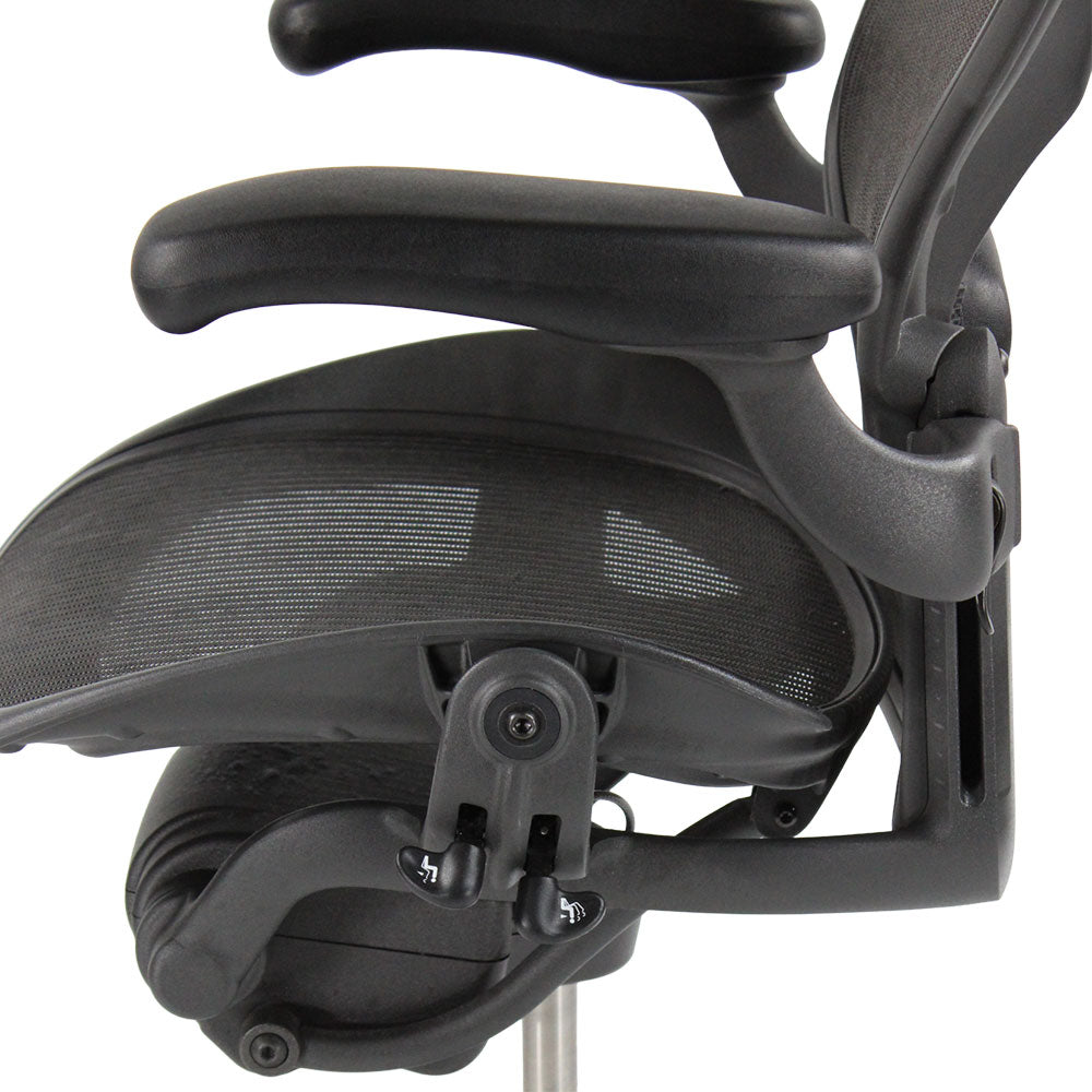 Herman Miller : Aeron - Taille B - Full House (Graphite) - Remis à neuf