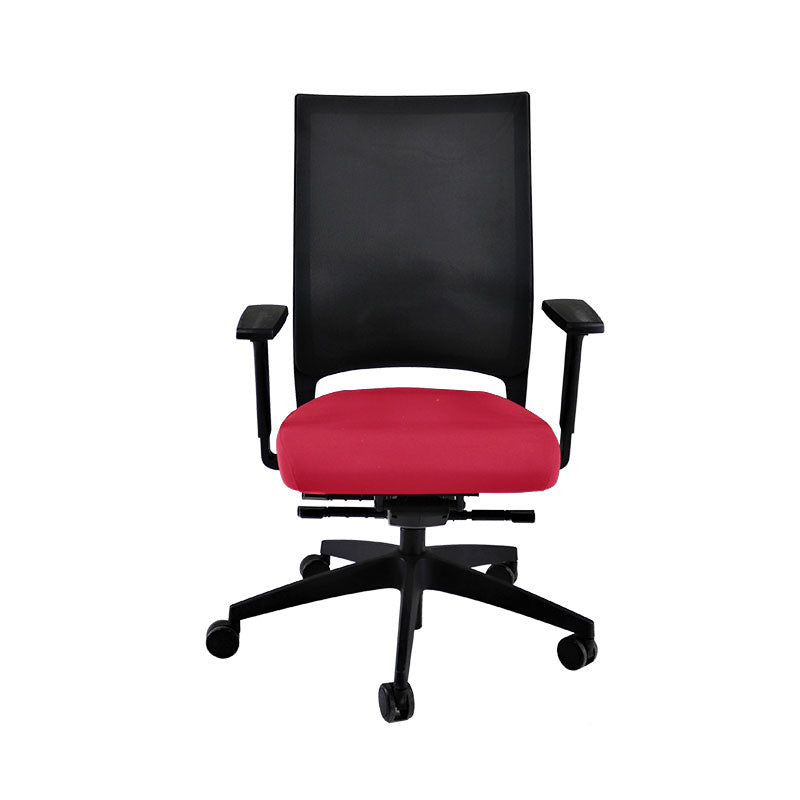 Sedus : Chaise de bureau Quarterback avec cadre noir en tissu rouge - Remis à neuf